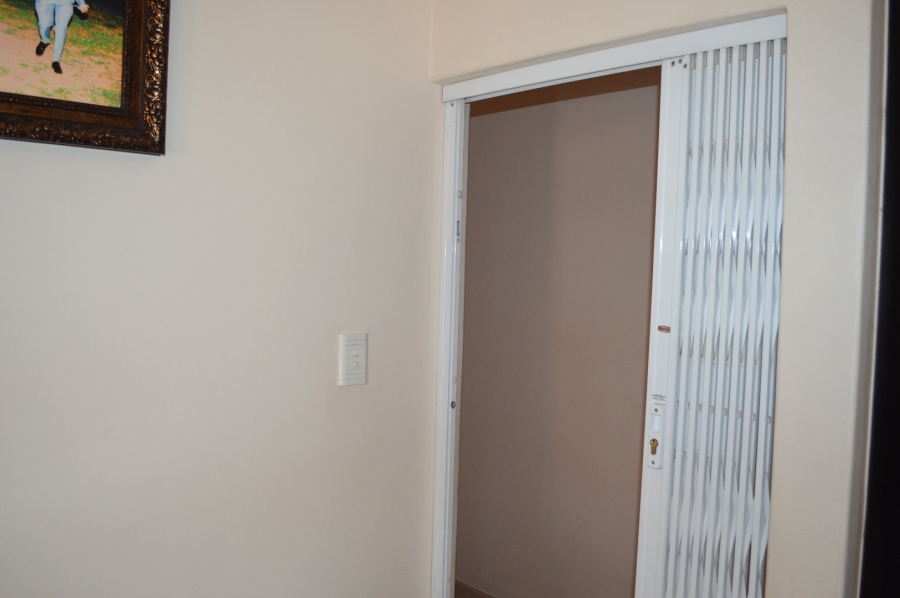 4 Bedroom Property for Sale in Flamwood North West